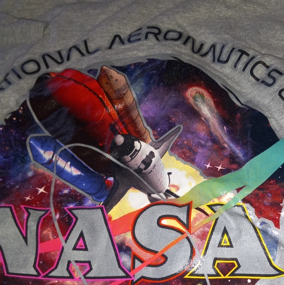LAST CHANCE SALE ONLY $8"Akademiks" NASA Short Sleeve Tee (Gray) Small - Picture 4 of 5